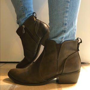 Ankle boots.